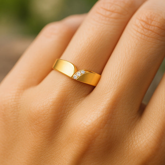 Irene – Anillo dorado con circonita